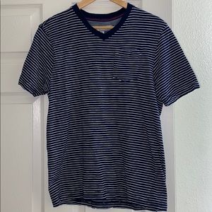 PD&C short sleeve V-neck with chest pocket.